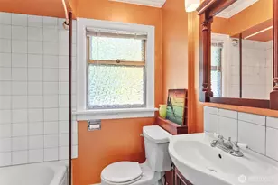 712 NW 65th St, Seattle, WA 98117 - Photo 14