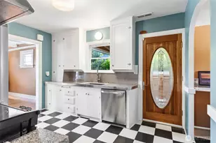 712 NW 65th St, Seattle, WA 98117 - Photo 18