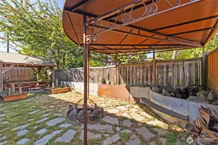 712 NW 65th St, Seattle, WA 98117 - Photo 22
