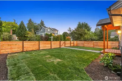 5817 56th Avenue NE, Seattle, WA 98105 - Photo 32