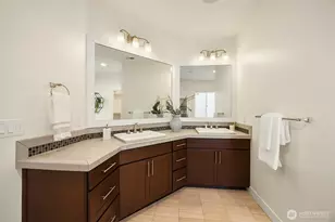 1703 NE Falls Dr, Issaquah, WA 98029 - Photo 18
