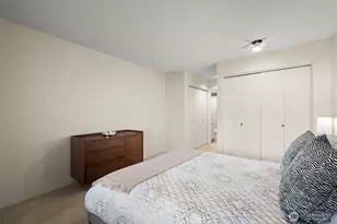 401 100th Ave NE, Bellevue, WA 98004 - Photo 18