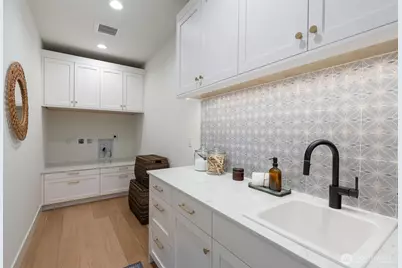 20134 23rd Avenue NW, Shoreline, WA 98177 - Photo 32