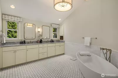 2042 77th Avenue NE, Medina, WA 98039 - Photo 18
