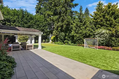 2042 77th Avenue NE, Medina, WA 98039 - Photo 28