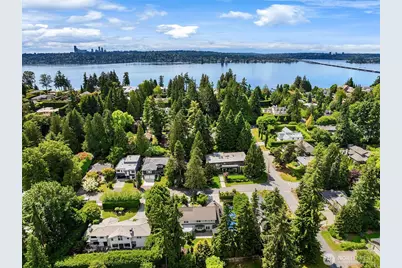 2042 77th Avenue NE, Medina, WA 98039 - Photo 32