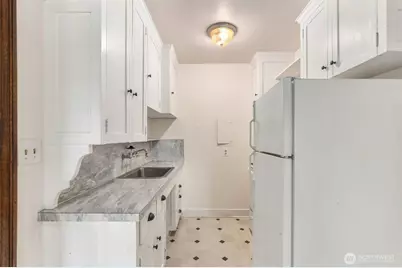1631 16th Avenue #110, Seattle, WA 98122 - Photo 18