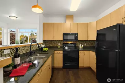 535 241st Lane SE, Sammamish, WA 98074 - Photo 12