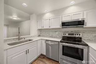 13223 SE 256 St, Kent, WA 98042 - Photo 8