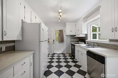 4125 Tracyton Beach Road NW, Bremerton, WA 98310 - Photo 8