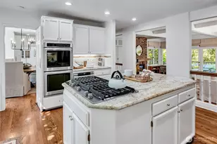 8140 Evergreen Ln, Mercer Island, WA 98040 - Photo 16