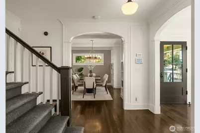 1107 4th Avenue N, Seattle, WA 98109 - Photo 8