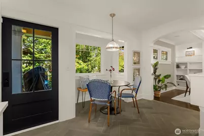 1107 4th Avenue N, Seattle, WA 98109 - Photo 16
