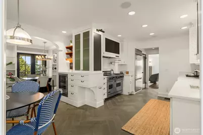 1107 4th Avenue N, Seattle, WA 98109 - Photo 14