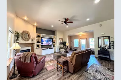 108 N Western Avenue, Wenatchee, WA 98801 - Photo 2