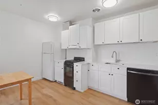 4259 Greenwood Ave N, Seattle, WA 98103 - Photo 22