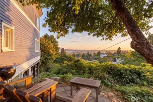 4259 Greenwood Ave N, Seattle, WA 98103 - Photo 2