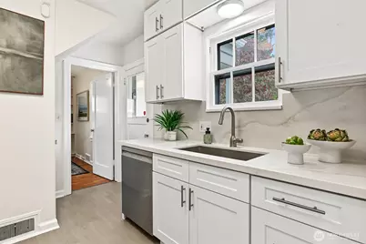 5510 43rd Avenue NE, Seattle, WA 98105 - Photo 18