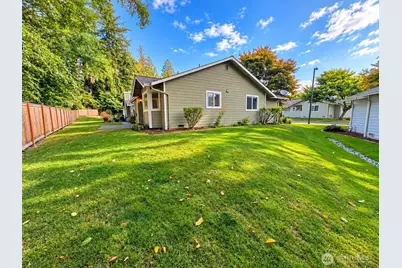 911 NW Leisure Lane, Bremerton, WA 98311 - Photo 4
