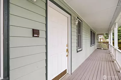 10231 41st Avenue SW, Seattle, WA 98146 - Photo 4