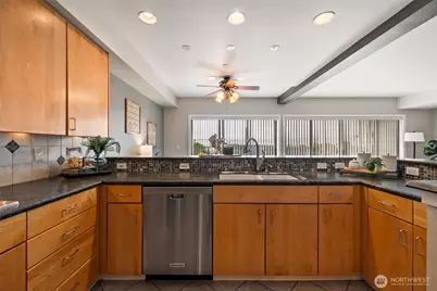 620 S 227th Street #103, Des Moines, WA 98198 - Photo 14