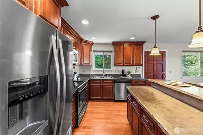 1908 NE Bentley Drive, Bremerton, WA 98311 - Photo 6