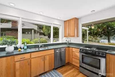 1804 Eagle Harbor Lane NE #4, Bainbridge Island, WA 98110 - Photo 14