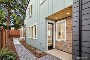 639 18th Ave W, Kirkland, WA 98033 - Photo 2