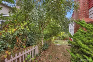 8 W Fulton St, Seattle, WA 98119 - Photo 24
