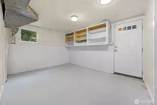 8 W Fulton St, Seattle, WA 98119 - Photo 18