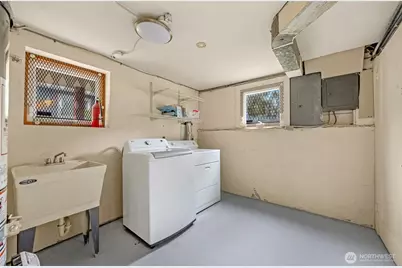 8 W Fulton Street, Seattle, WA 98119 - Photo 20