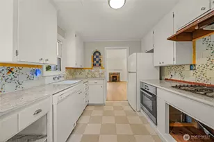 8 W Fulton St, Seattle, WA 98119 - Photo 12