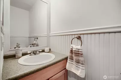 115 W Galer Street #304, Seattle, WA 98119 - Photo 8