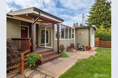 9626 Laurel Lane, Edmonds, WA 98020 - Photo 2
