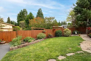 9626 Laurel Ln, Edmonds, WA 98020 - Photo 32