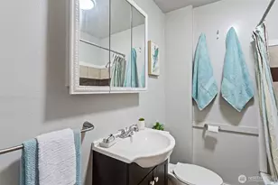 2307 E Columbia St, Seattle, WA 98122 - Photo 12