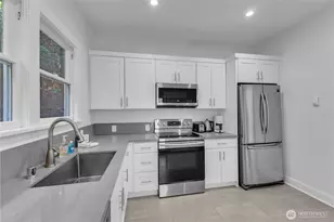250 NE 50th St, Seattle, WA 98105 - Photo 18