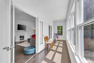250 NE 50th St, Seattle, WA 98105 - Photo 10