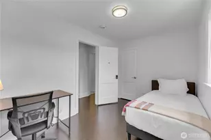 250 NE 50th St, Seattle, WA 98105 - Photo 20