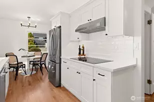 2527 Westmont Way W, Seattle, WA 98199 - Photo 8