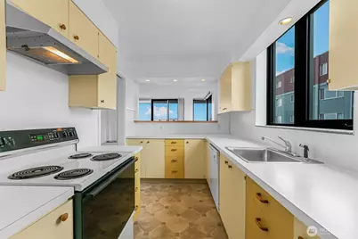 521 5th Avenue W #306, Seattle, WA 98119 - Photo 10