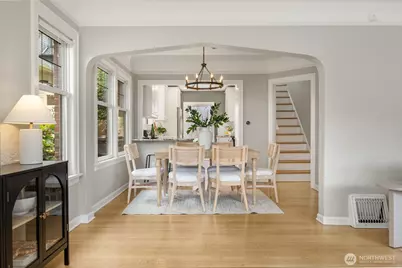 319 Smith Place, Seattle, WA 98109 - Photo 4
