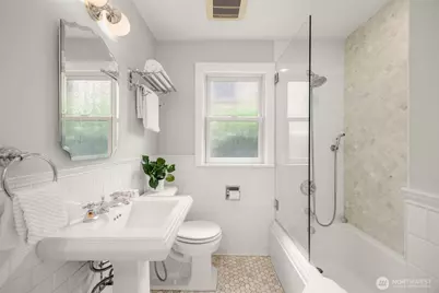 319 Smith Place, Seattle, WA 98109 - Photo 12