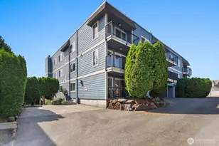 10110 Greenwood Ave N, Seattle, WA 98133 - Photo 16