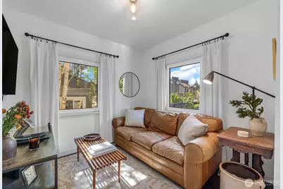 14332 Phinney Avenue N, Seattle, WA 98133 - Photo 10