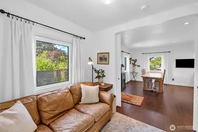 14332 Phinney Avenue N, Seattle, WA 98133 - Photo 12