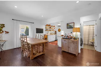 14332 Phinney Avenue N, Seattle, WA 98133 - Photo 14