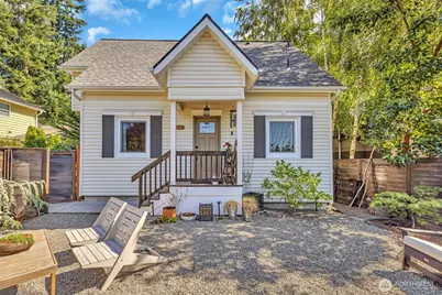 14332 Phinney Avenue N, Seattle, WA 98133 - Photo 1