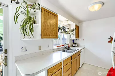 9307 3rd Place SE, Everett, WA 98208 - Photo 8