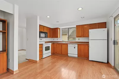 422 S 329th Lane, Federal Way, WA 98003 - Photo 6